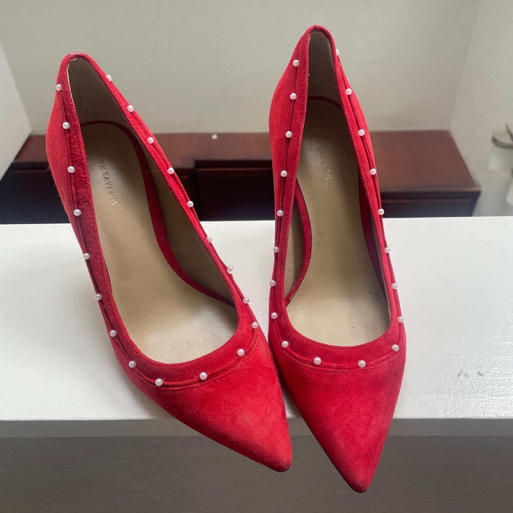 Anne Taylor red high heels. Size 7